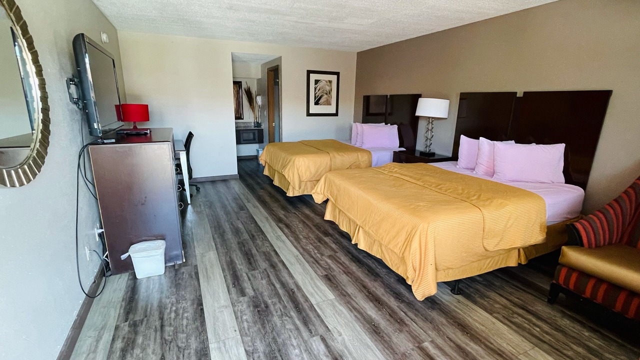 Photo of Bedroom in Mountain Grove