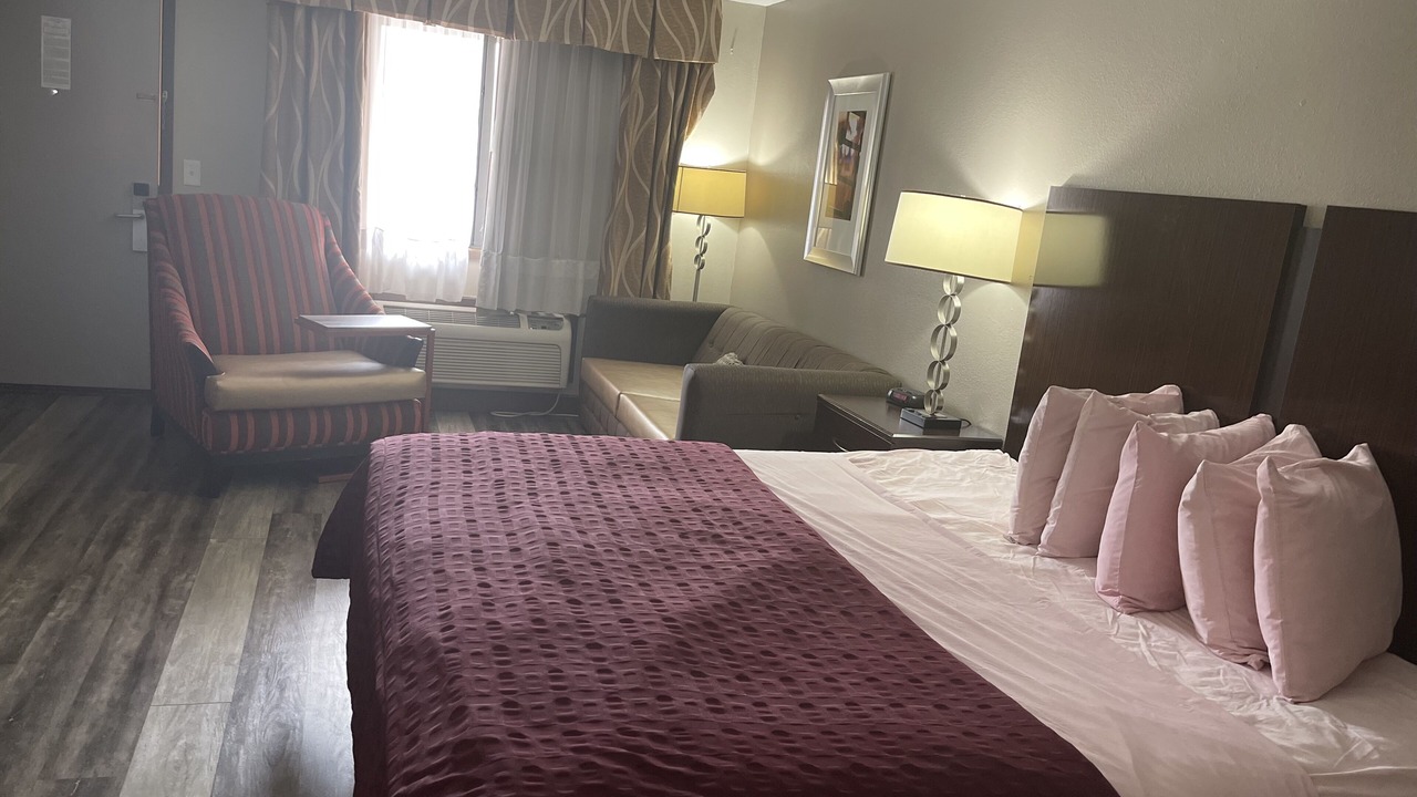 Photo of Bedroom in Mountain Grove