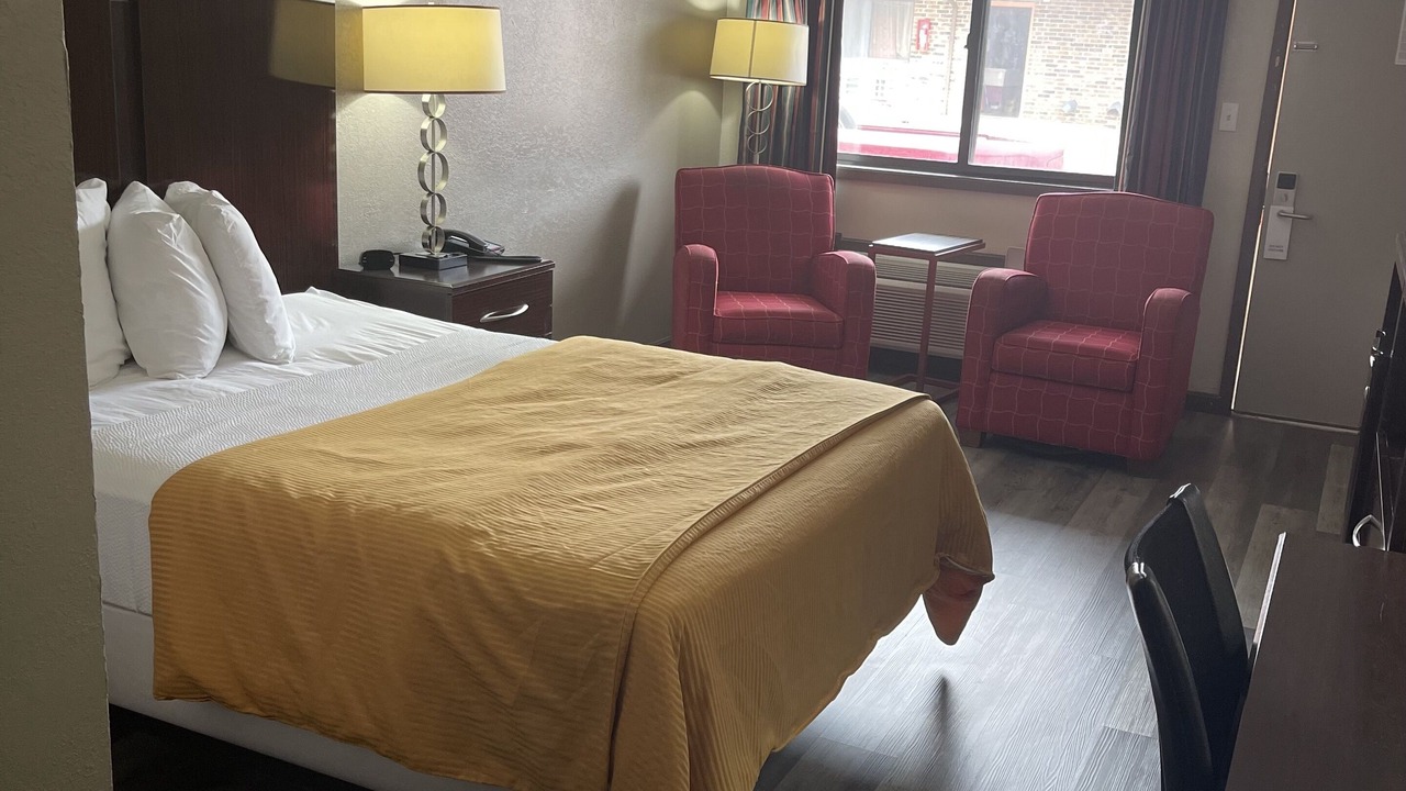 Photo of Bedroom in Mountain Grove