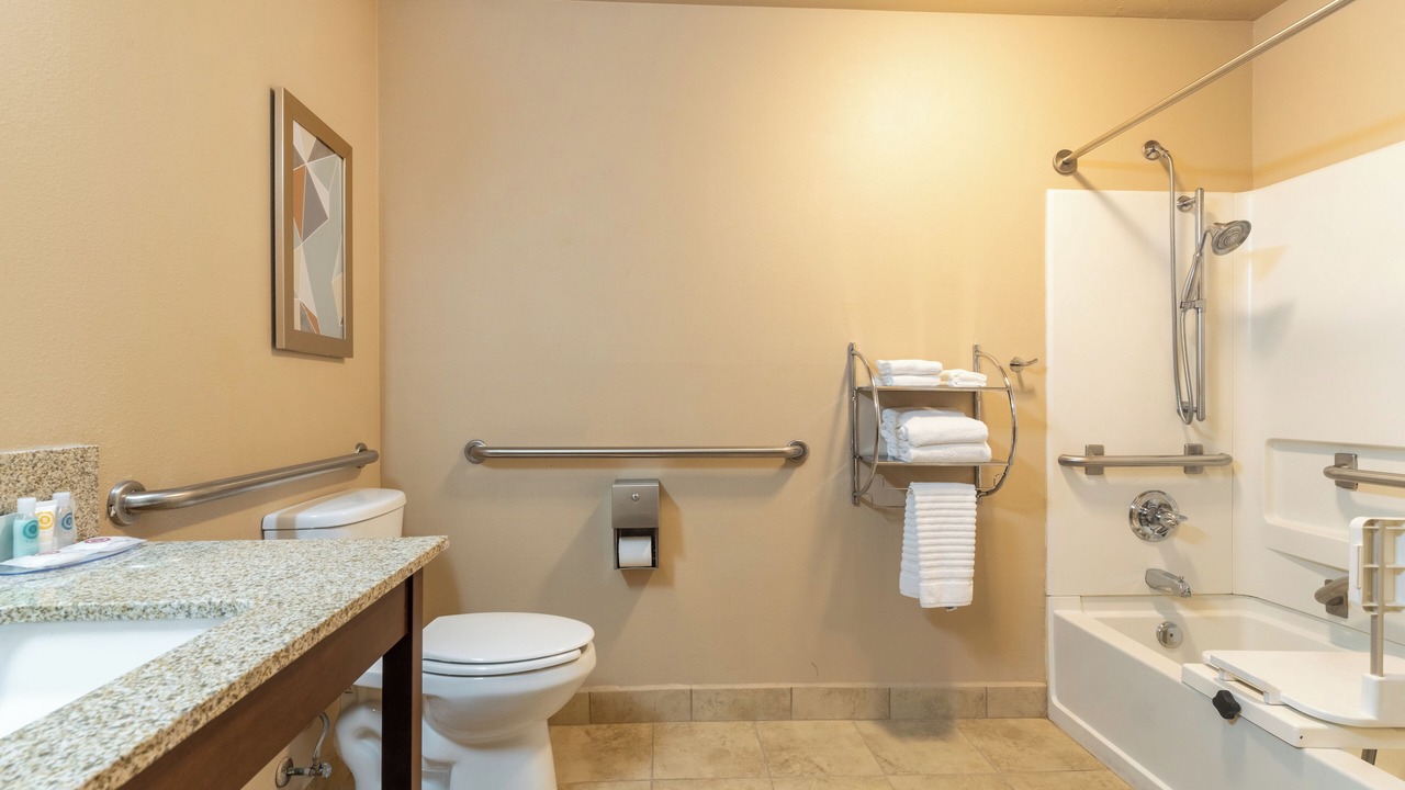 Photo of Bathroom in Dakota Ridge - Northbriar