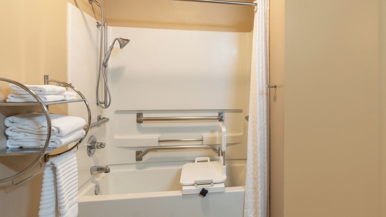 Photo of Bathroom in Dakota Ridge - Northbriar