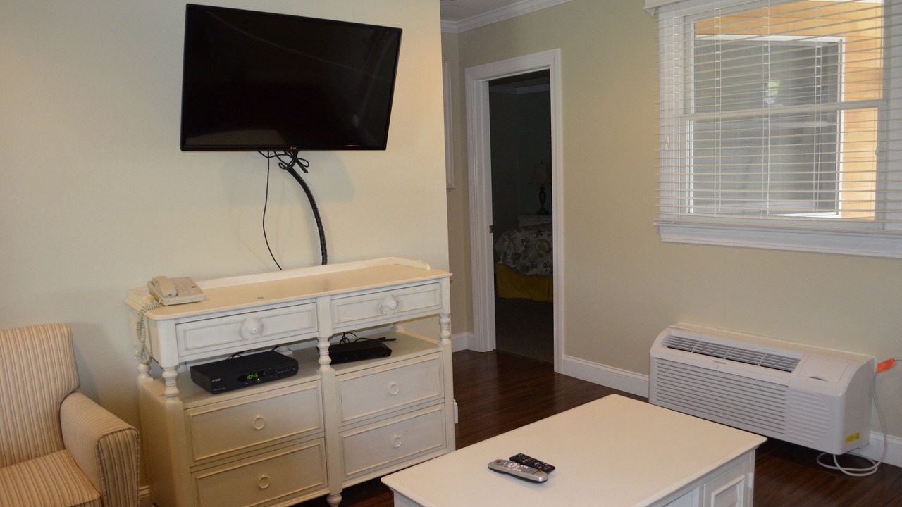 Photo of Livingroom in Falmouth Heights