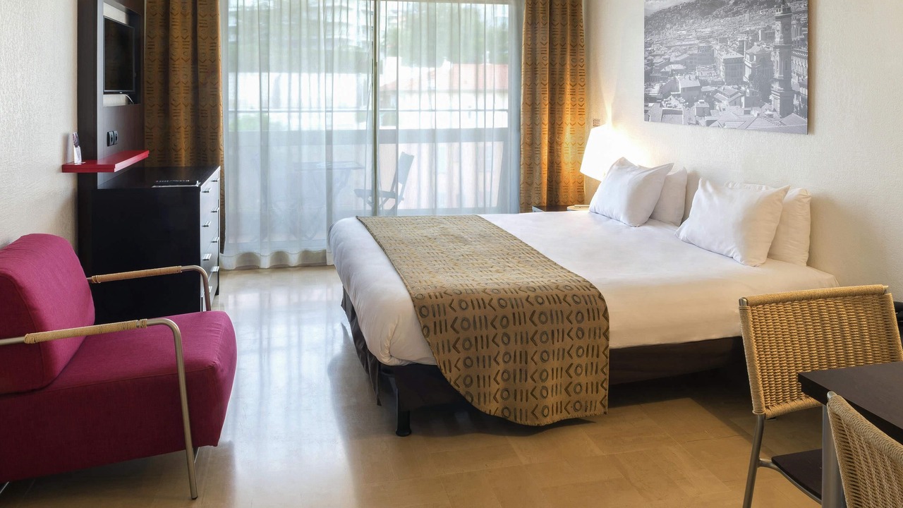 Photo of Bedroom in Les Baumettes