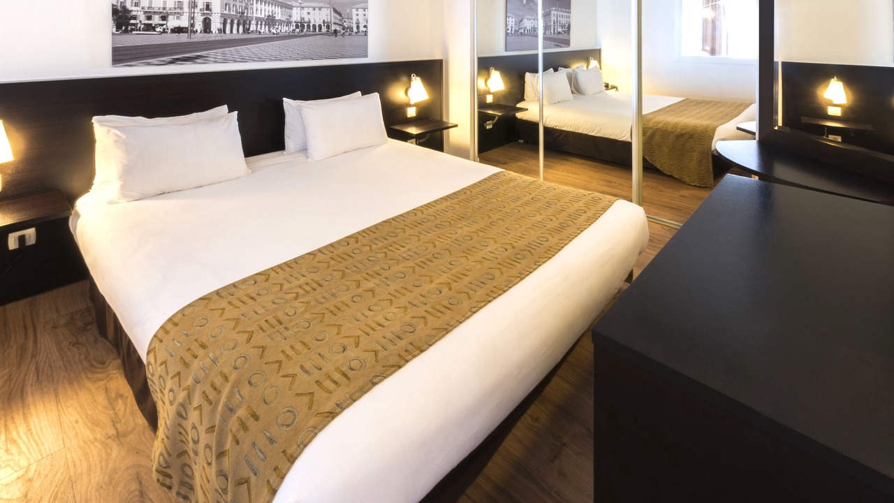 Photo of Bedroom in Les Baumettes