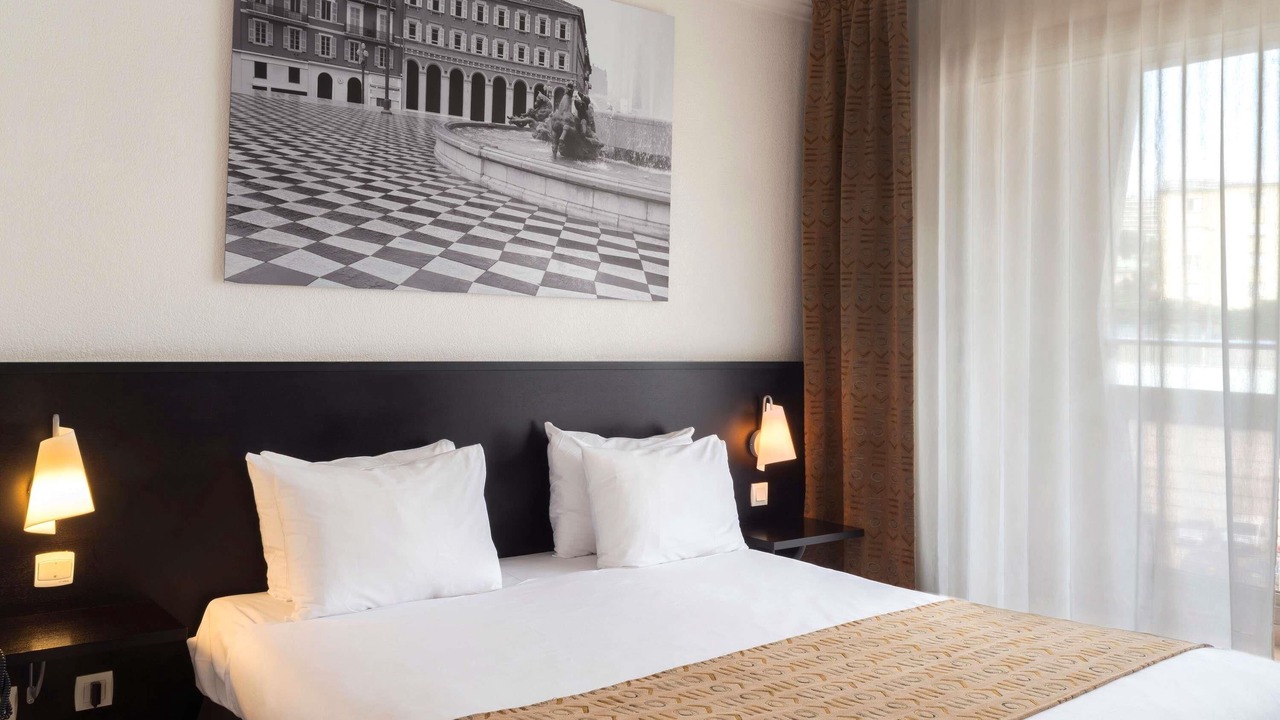 Photo of Bedroom in Les Baumettes