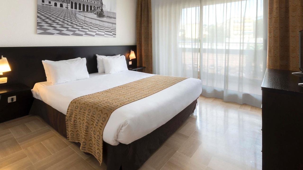 Photo of Bedroom in Les Baumettes