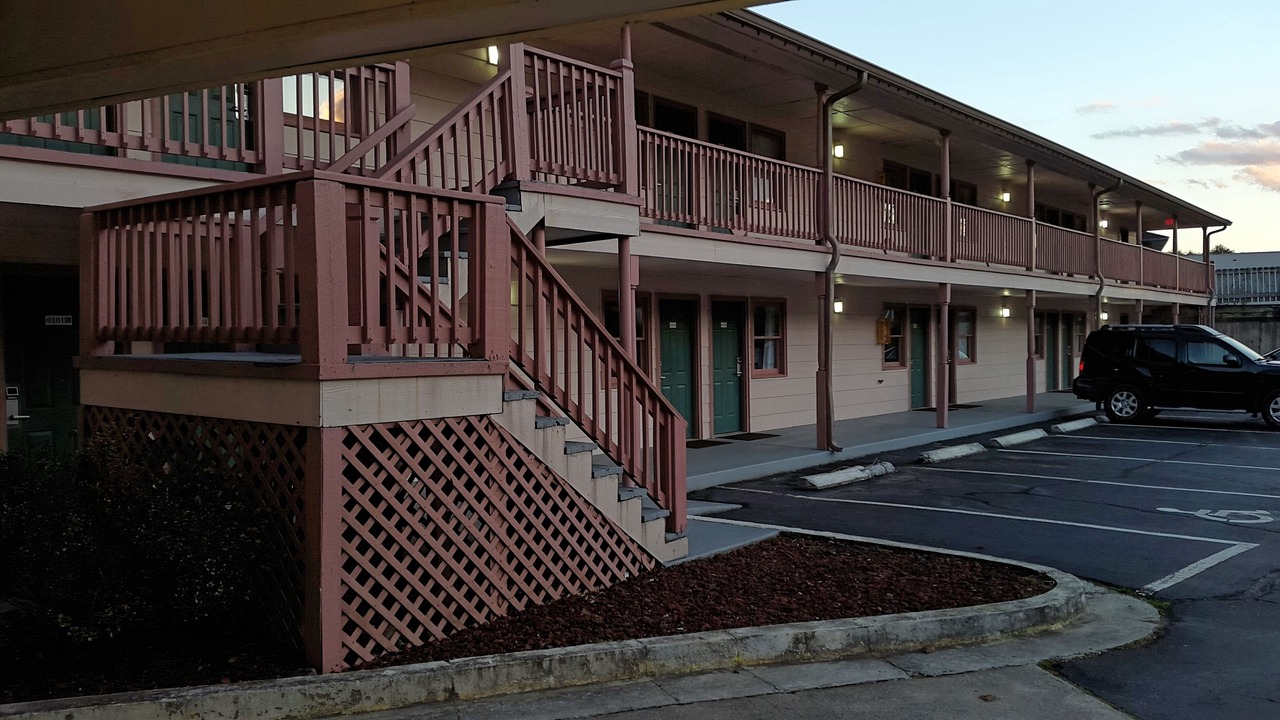 Photo of Others in Dillard