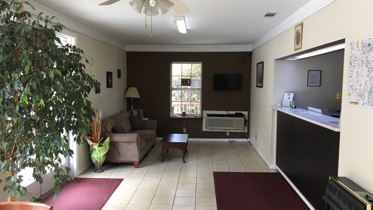 Photo of Others in Dillard