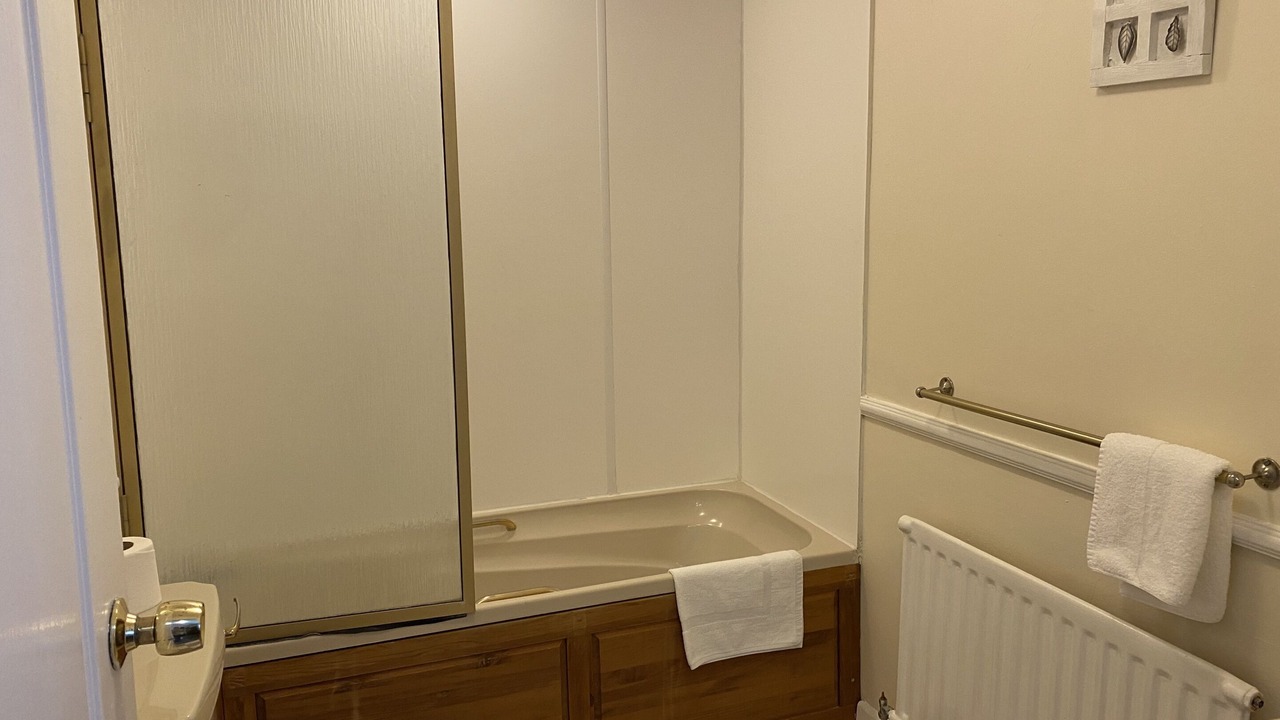 Photo of Bathroom in Pangbourne