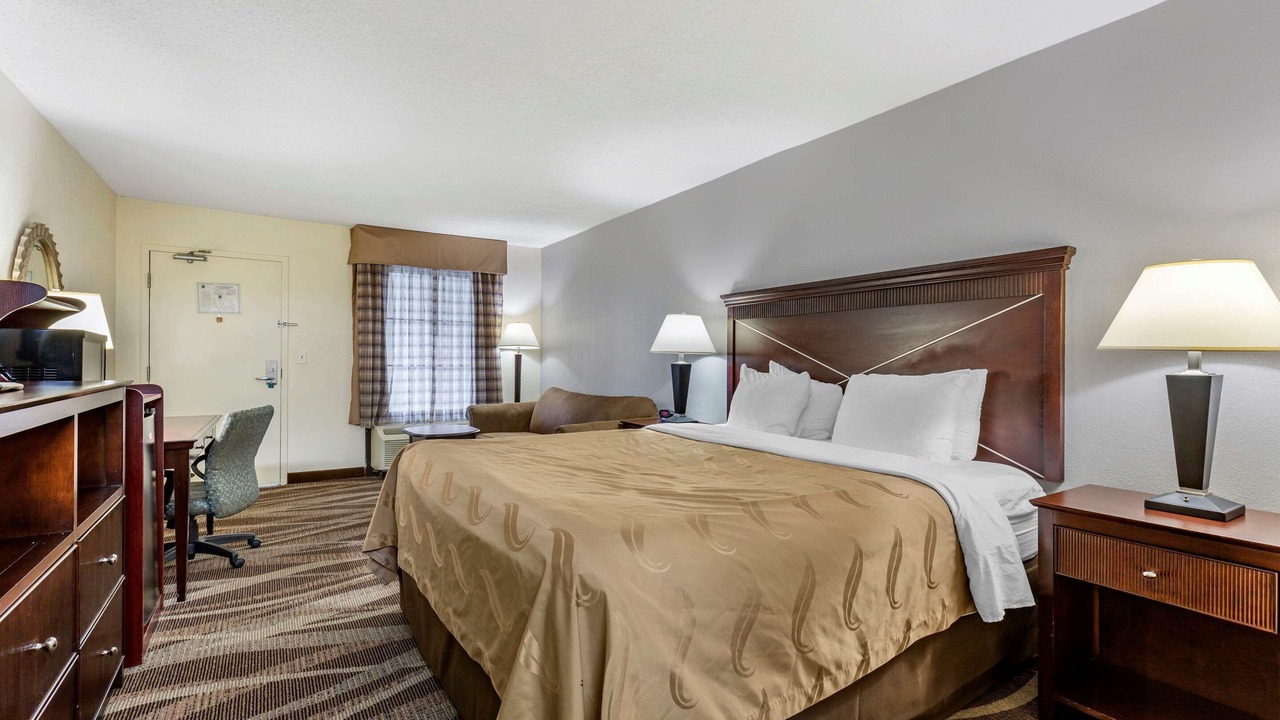 Photo of Bedroom in Rolling Road Farms