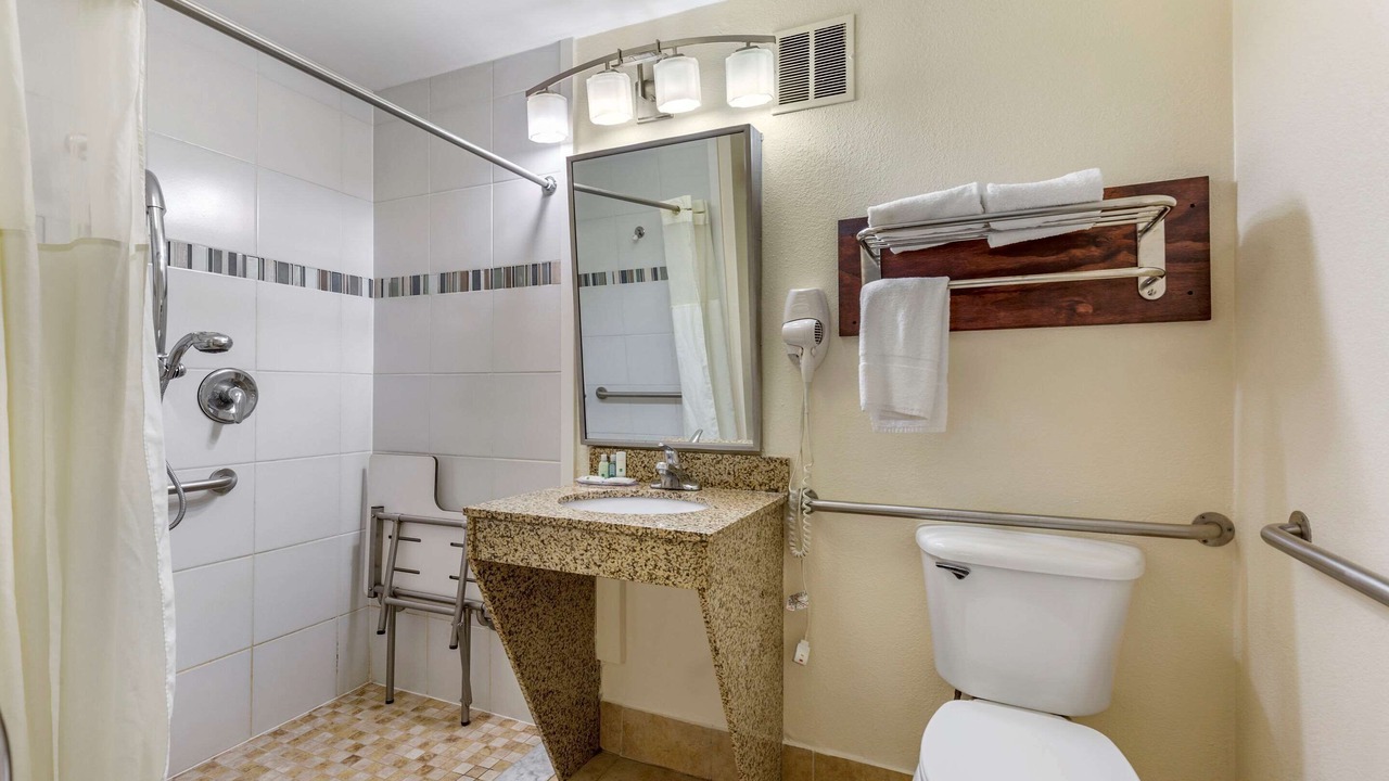 Photo of Bathroom in Rolling Road Farms