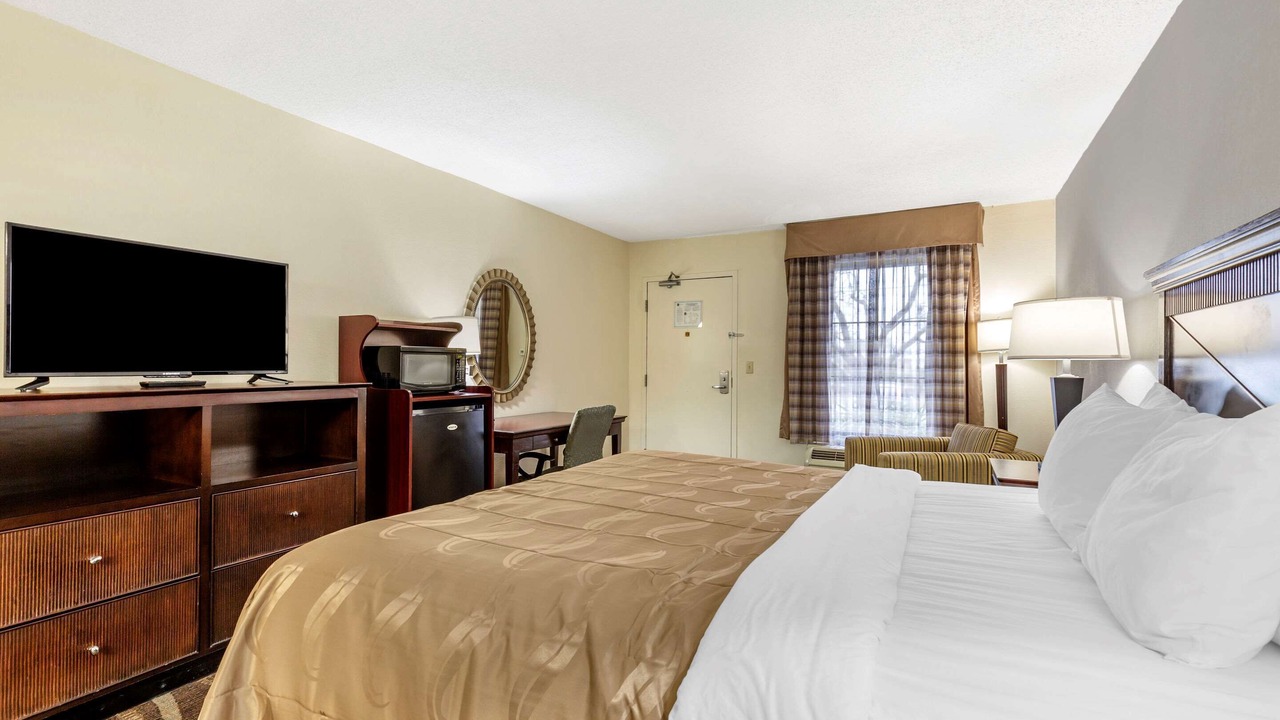 Photo of Bedroom in Rolling Road Farms