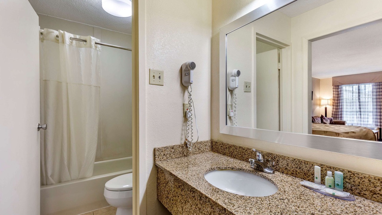 Photo of Bathroom in Rolling Road Farms