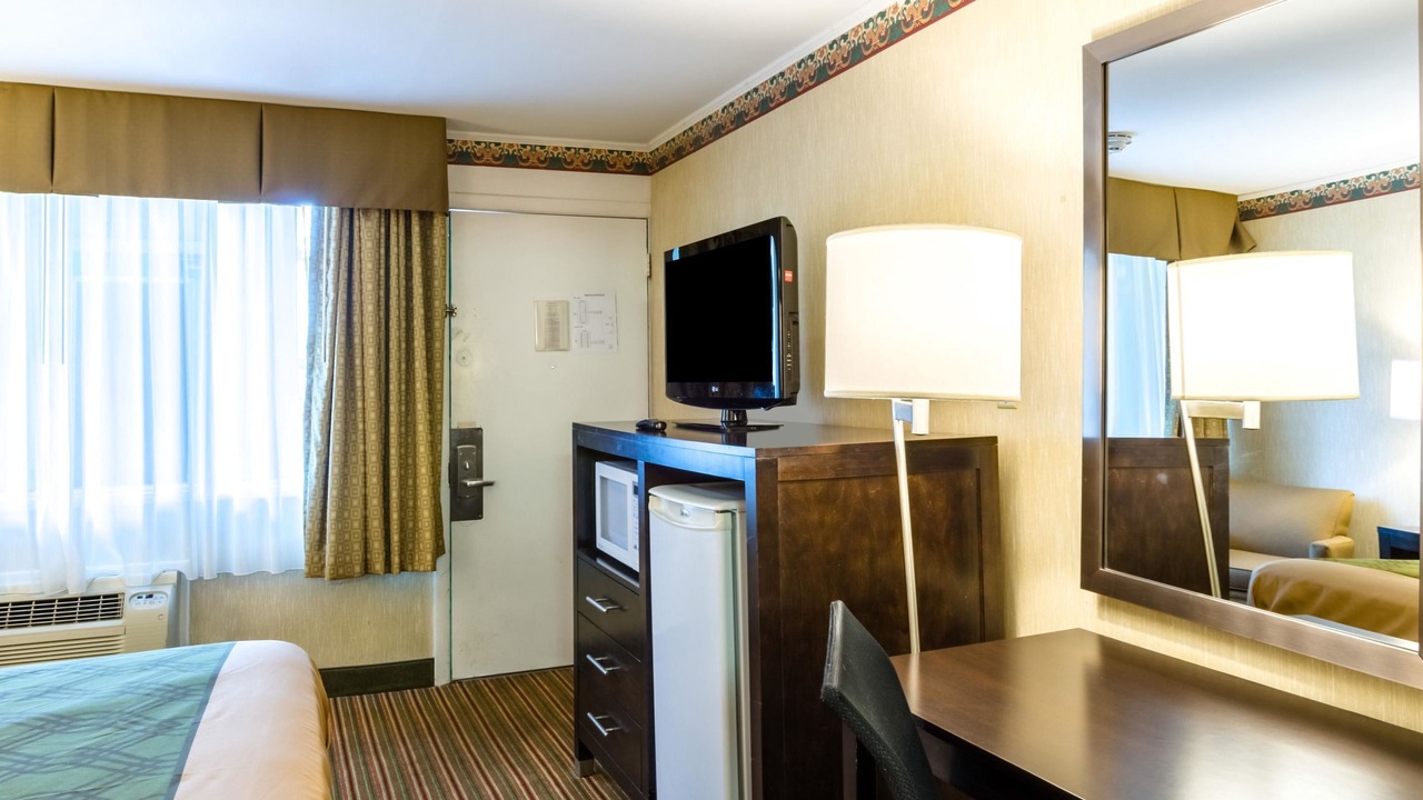 Photo of Bedroom in Pittsfield