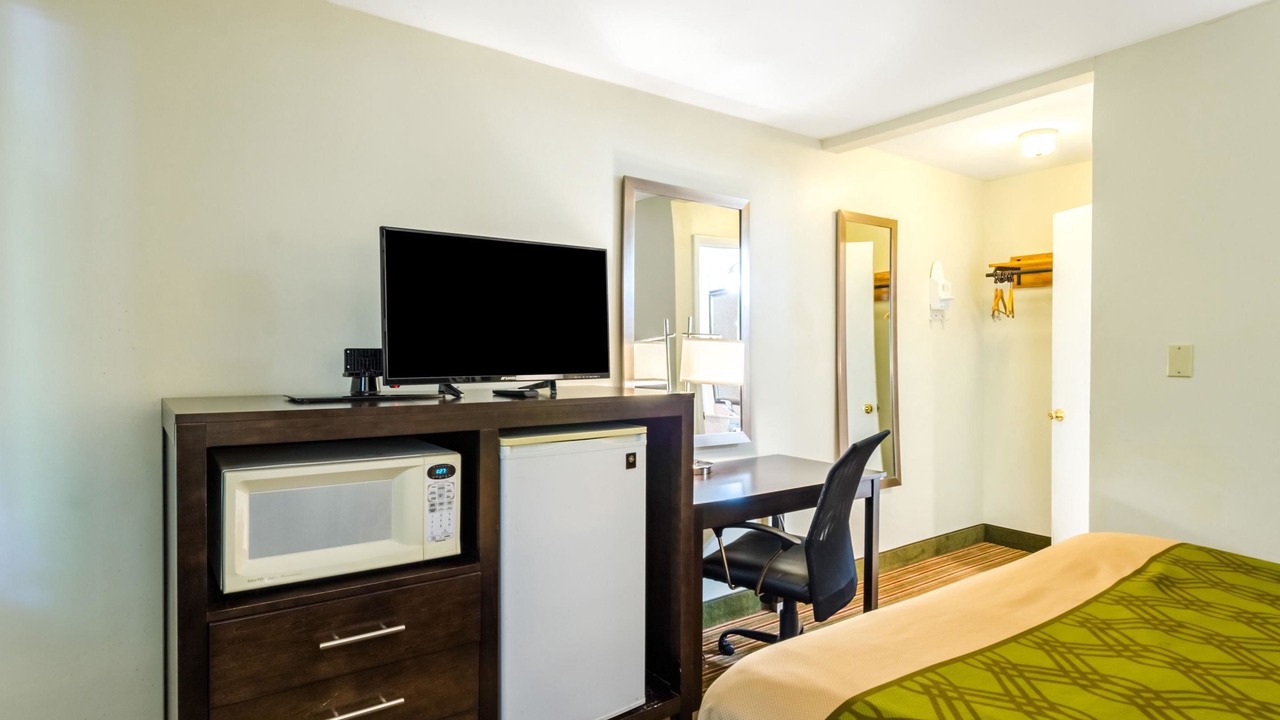 Photo of Bedroom in Pittsfield