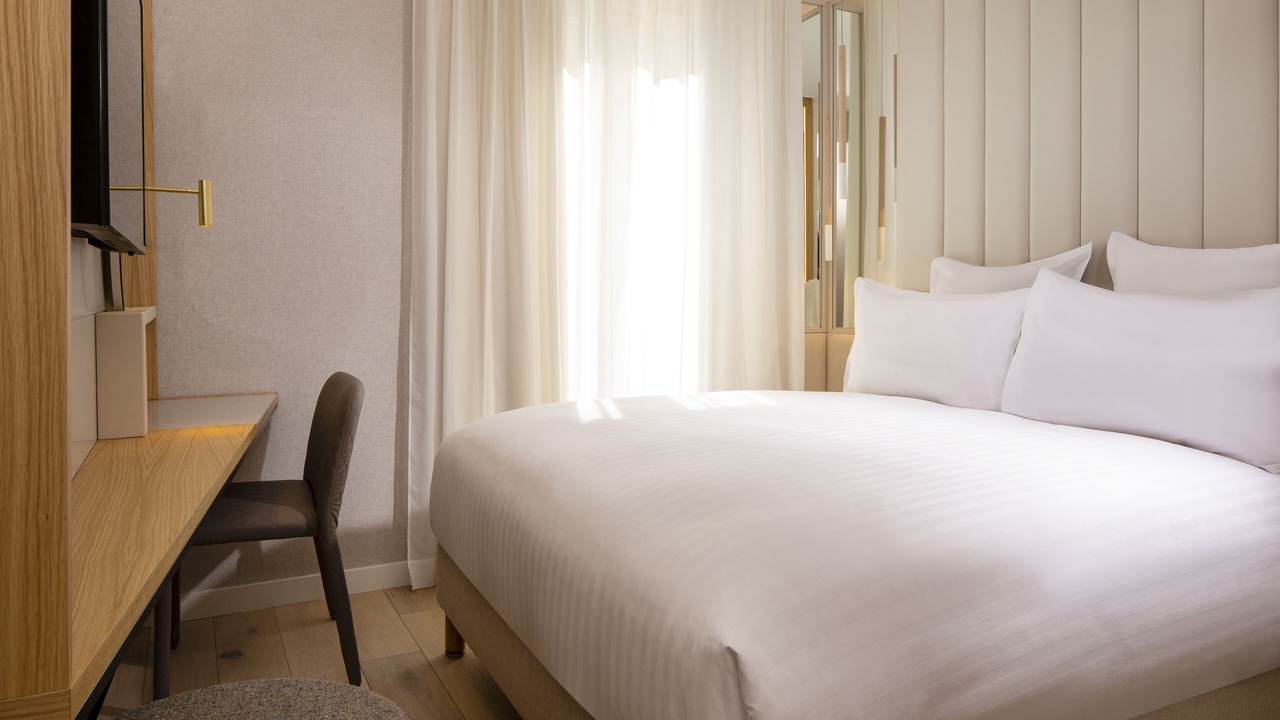 Photo of Bedroom in 9th Arrondissement