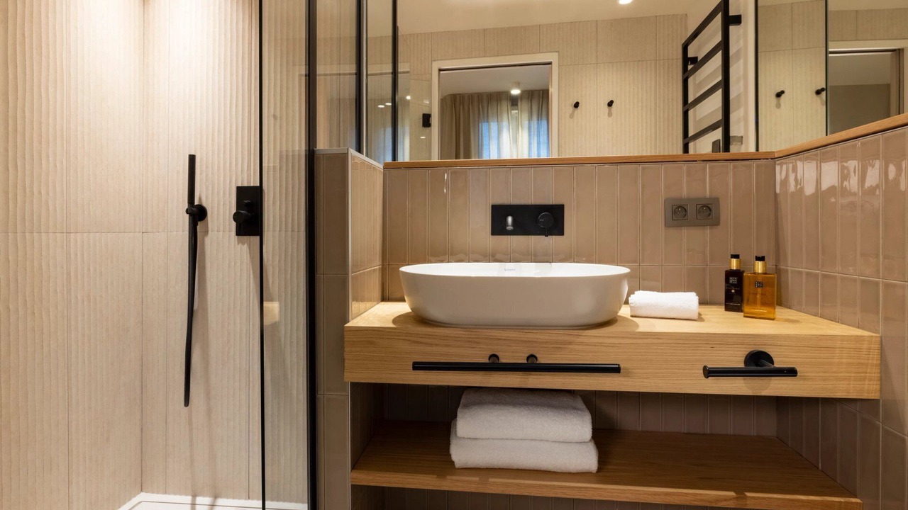 Photo of Bathroom in 9th Arrondissement
