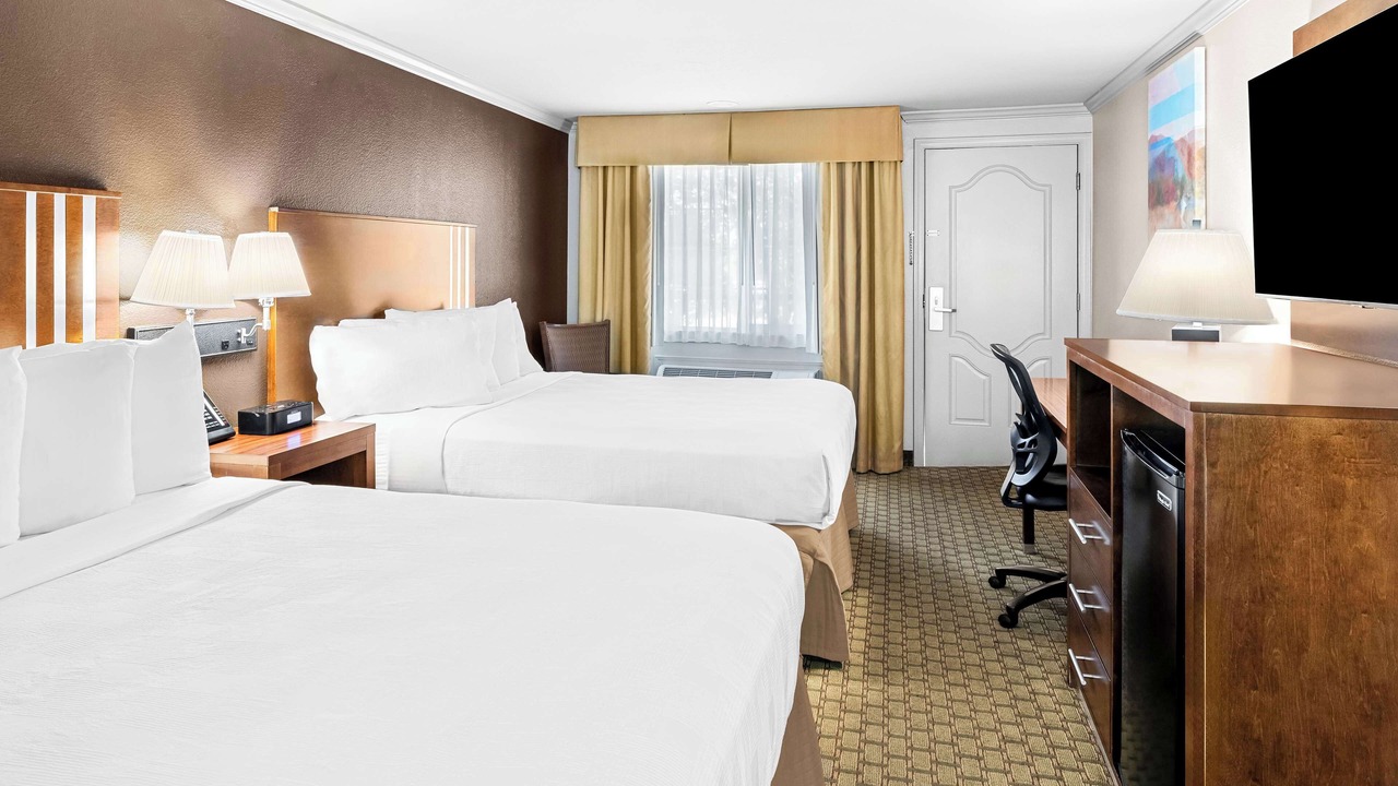 Photo of Bedroom in Lakeview