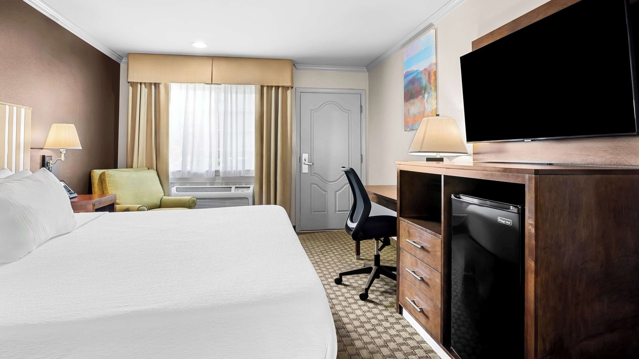 Photo of Bedroom in Lakeview