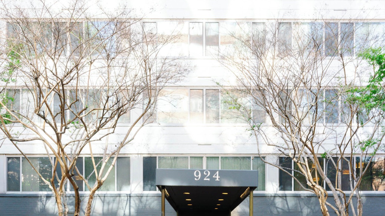 Photo of Outdoor in Foggy Bottom