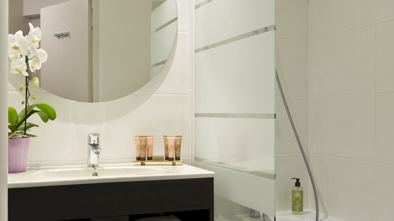 Photo of Bathroom in Porte-Dauphine