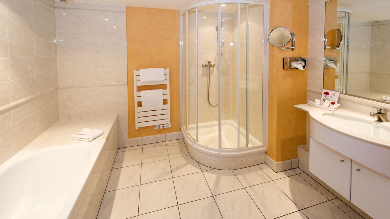 Photo of Bathroom in Orangerie