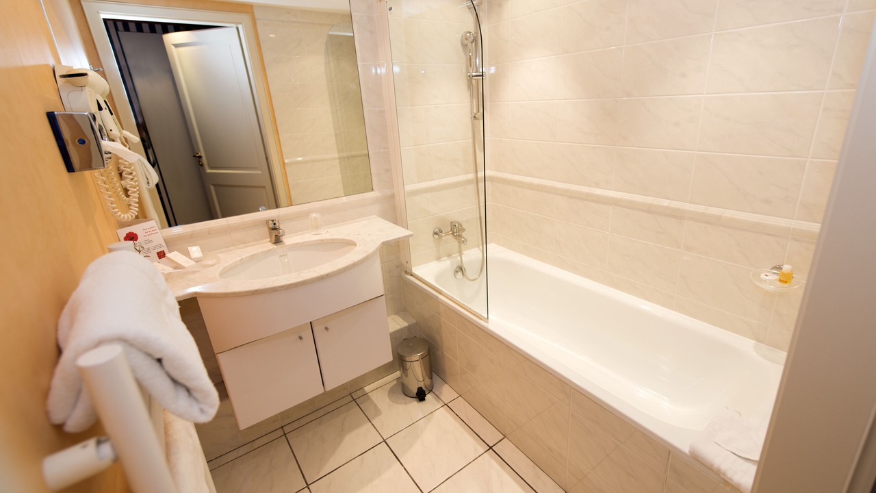 Photo of Bathroom in Orangerie