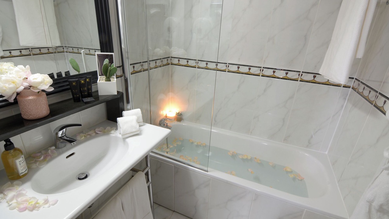 Photo of Bathroom in Quartier Sainte-Marguerite