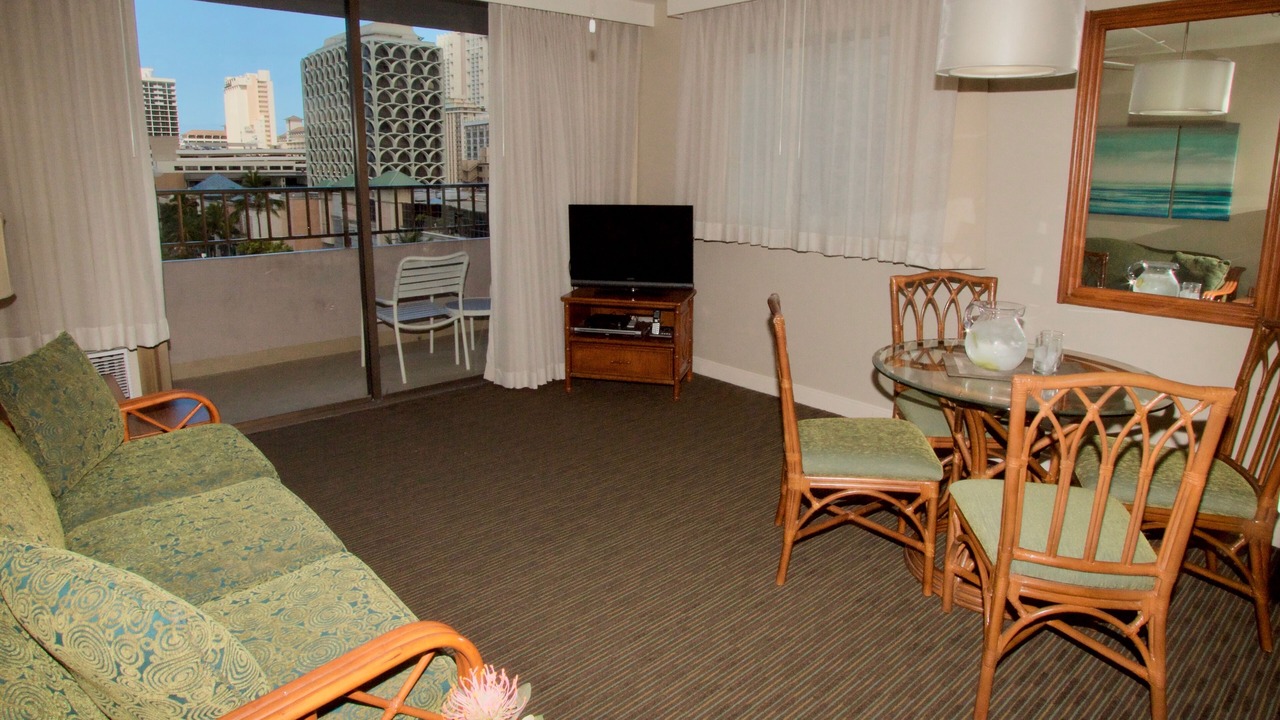 Photo of Livingroom in Waikiki