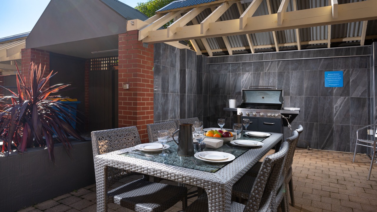 Photo of Outdoor in Kew