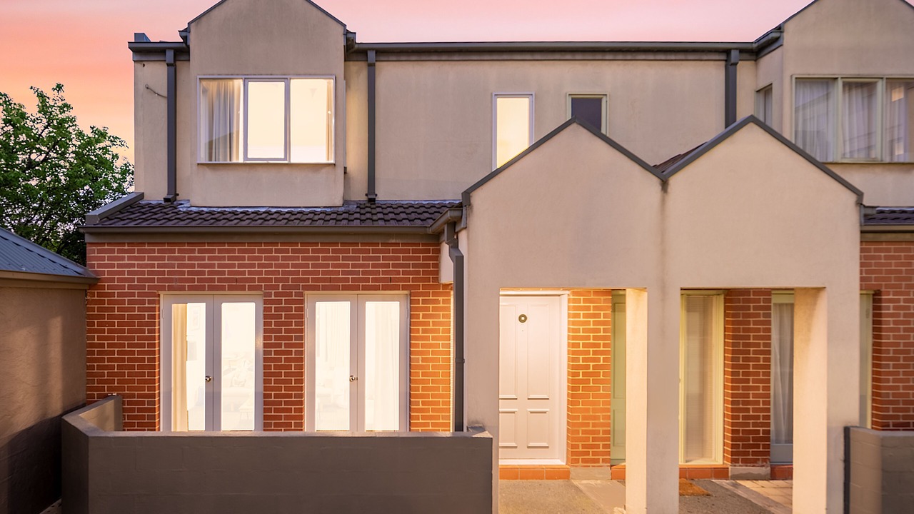 Photo of Outdoor in Kew