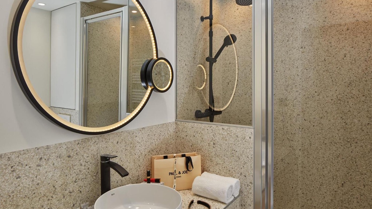 Photo of Bathroom in Val-de-Grace