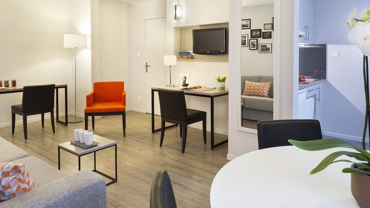 Photo of Bedroom in Antigone