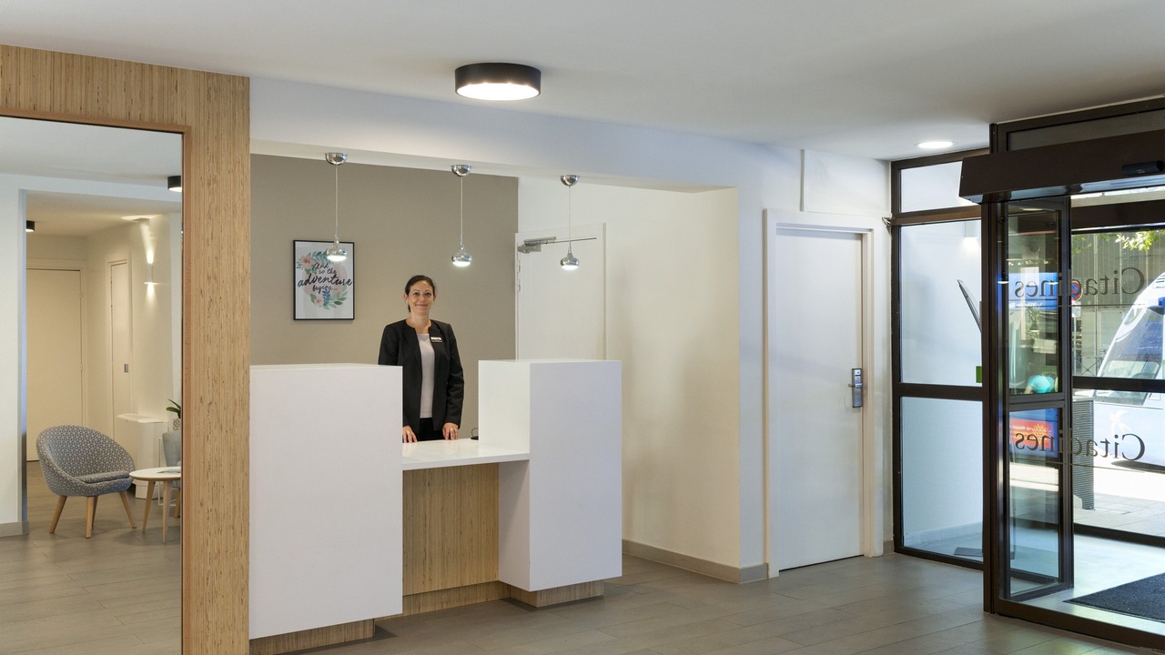 Photo of Others in Antigone