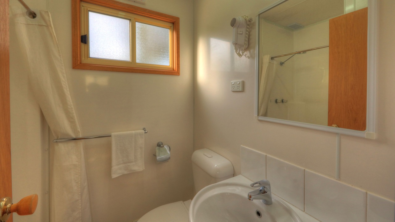 Photo of Bathroom in Yarrawonga