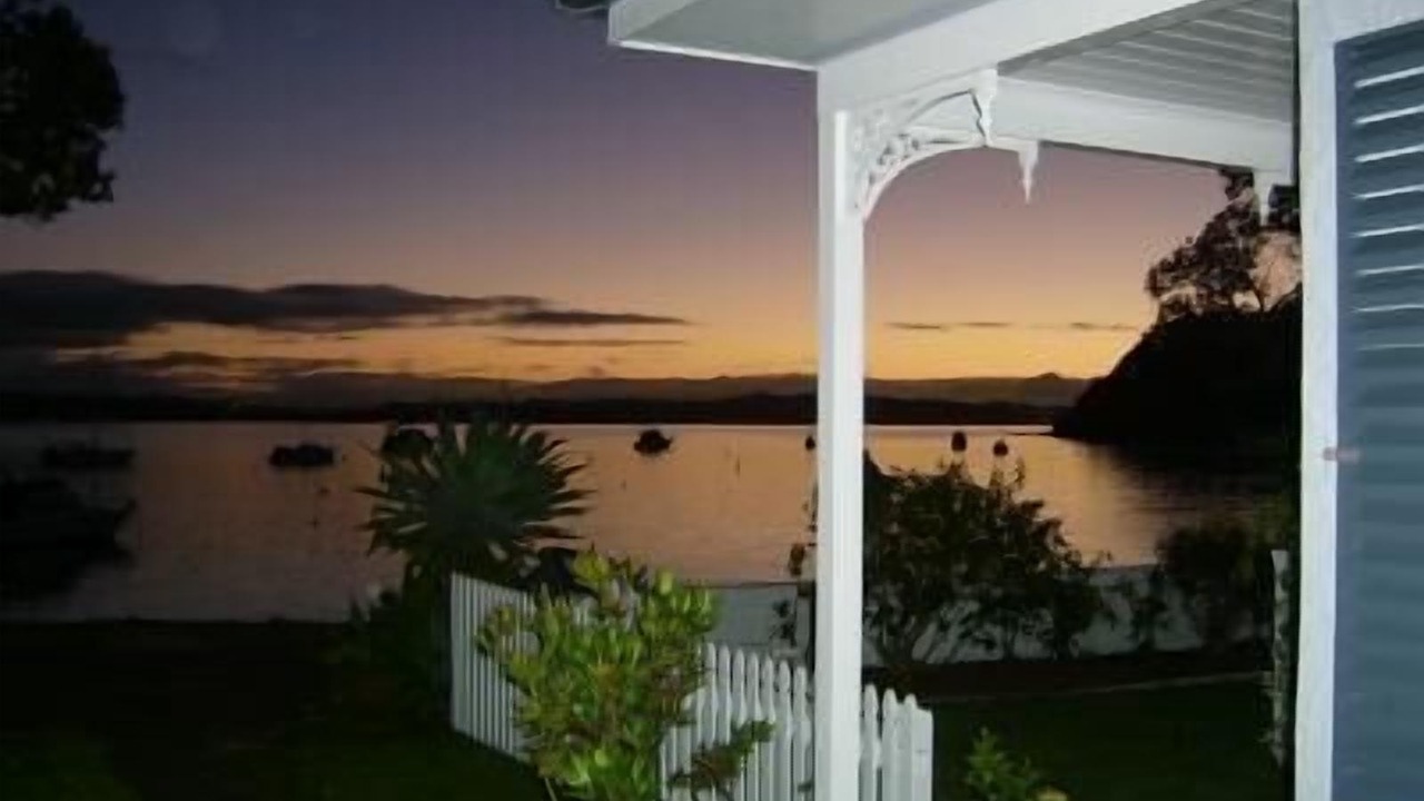 Photo of Livingroom in Russell