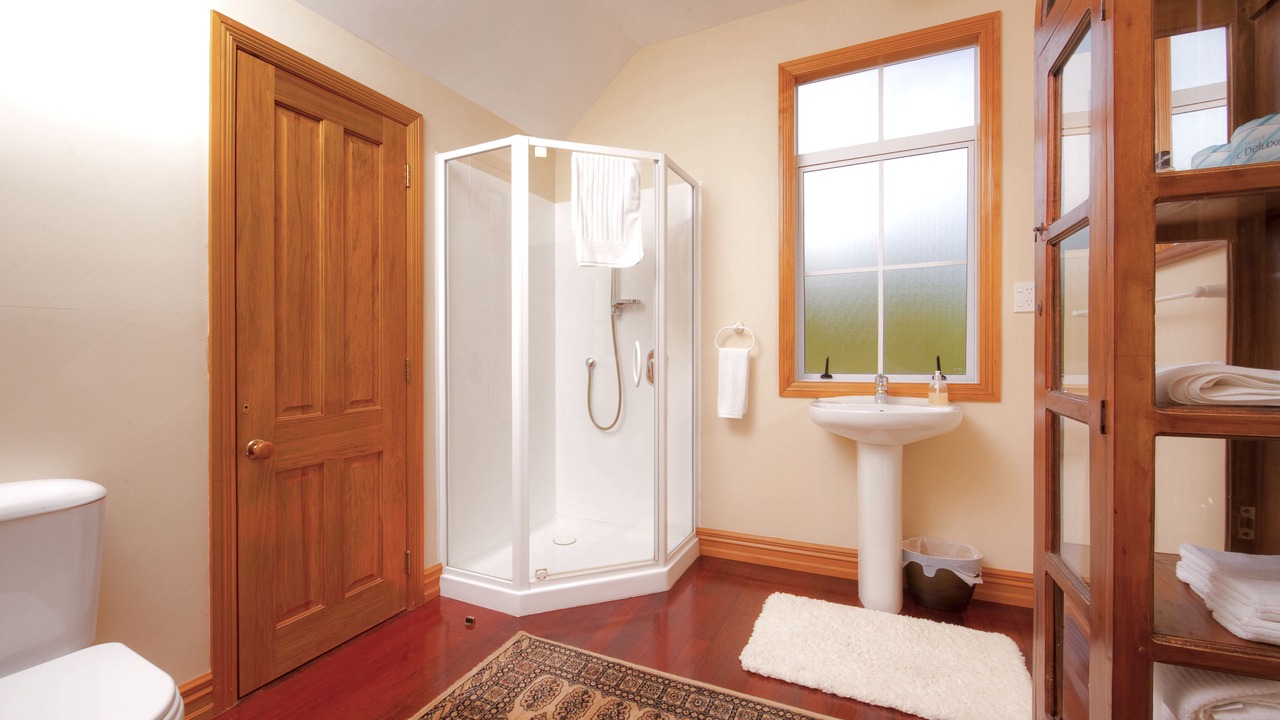 Photo of Bathroom in Russell