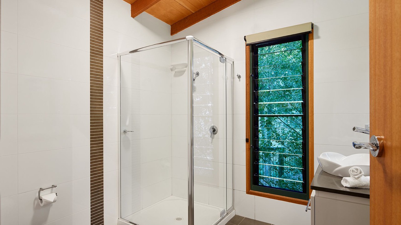 Photo of Bathroom in King Scrub