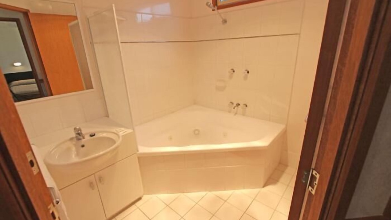 Photo of Bathroom in Apollo Bay