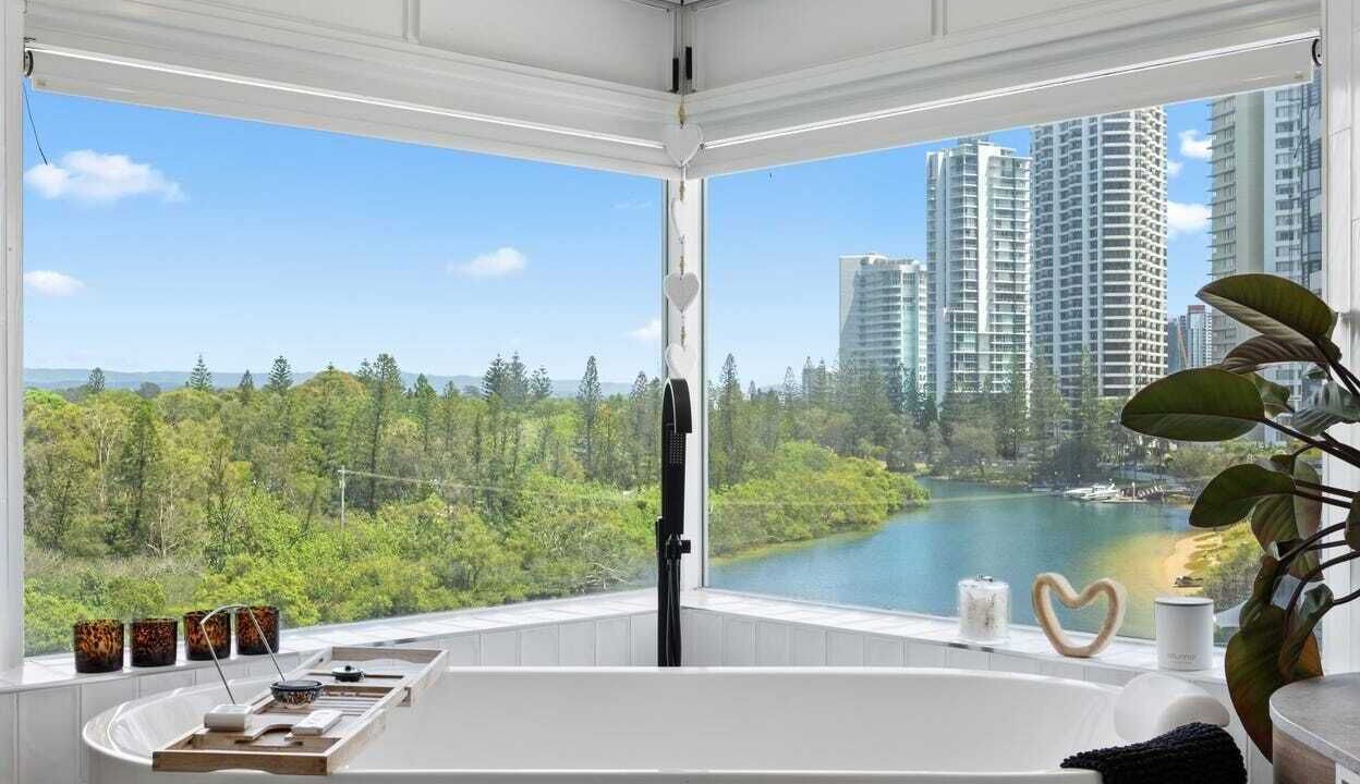 Photo of Bathroom in Main Beach