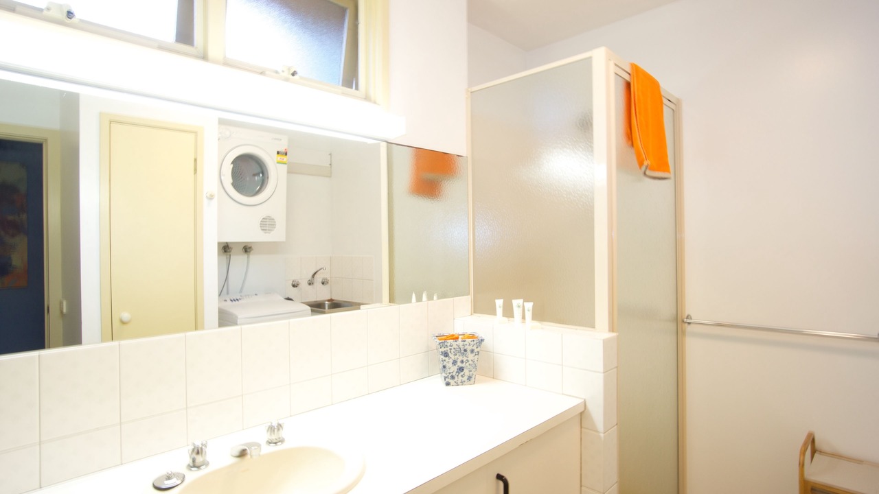 Photo of Bathroom in Lorne