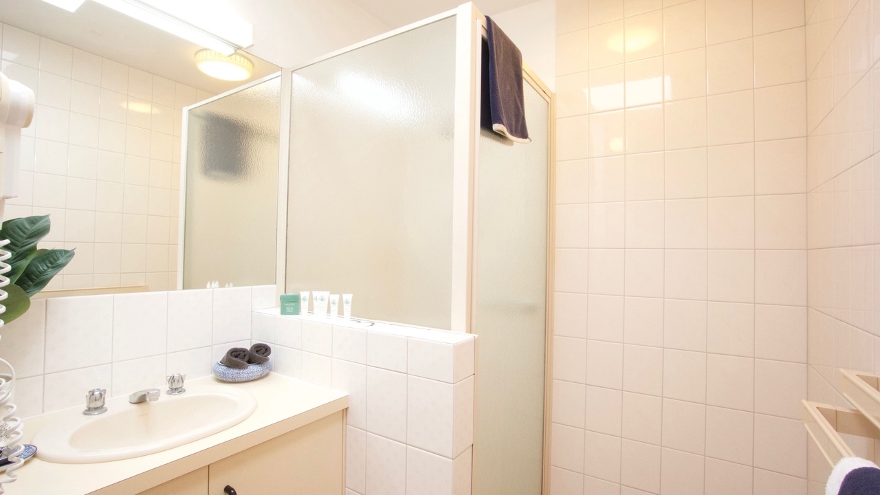 Photo of Bathroom in Lorne