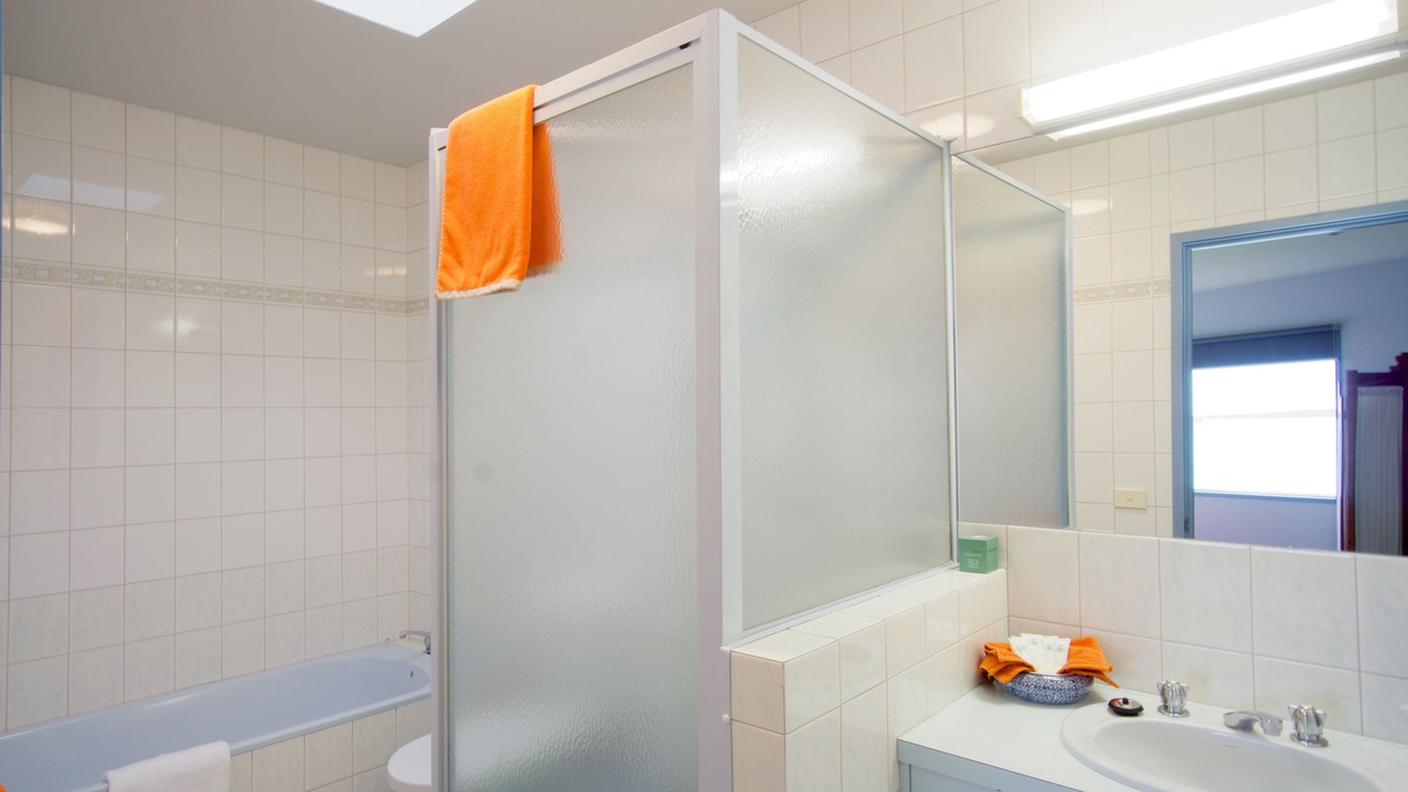 Photo of Bathroom in Lorne