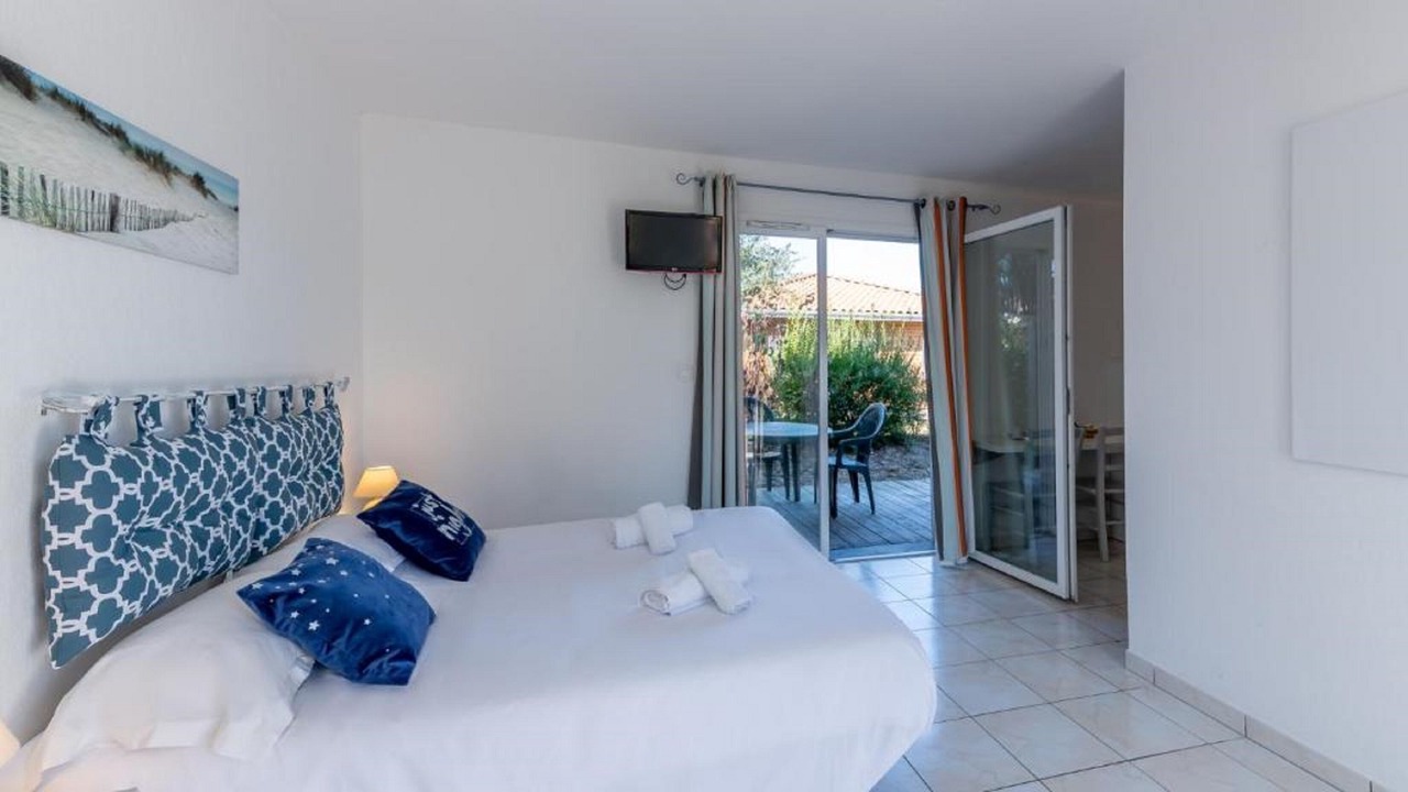 Photo of Bedroom in Parentis-en-Born