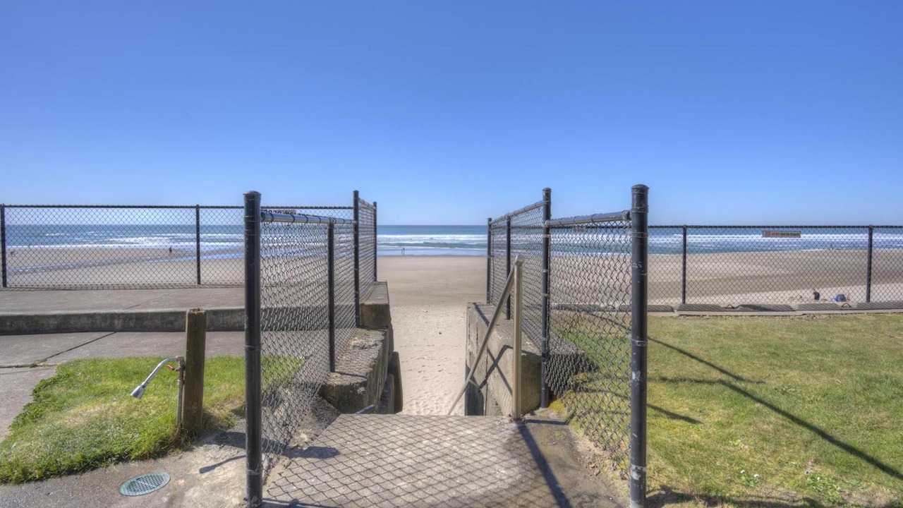 Photo of Others in Lincoln City