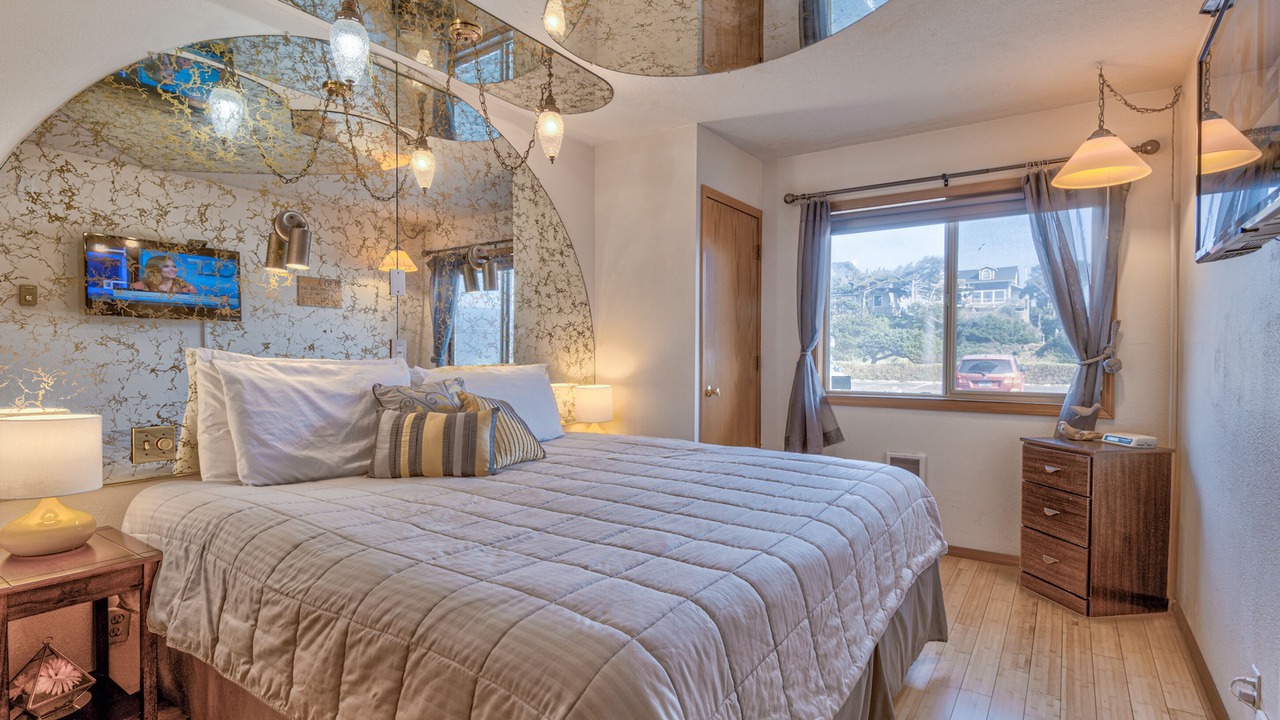 Photo of Bedroom in Lincoln City