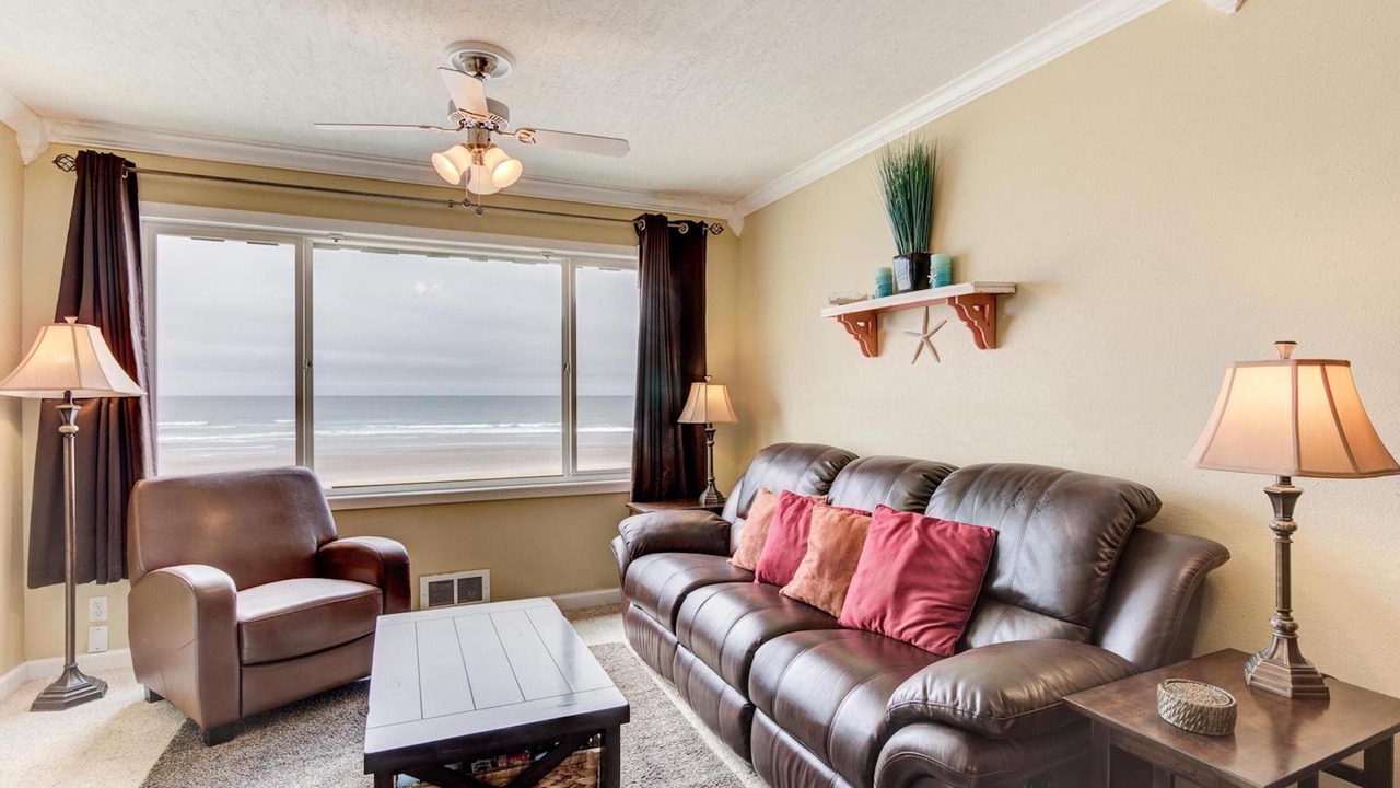 Photo of Livingroom in Lincoln City