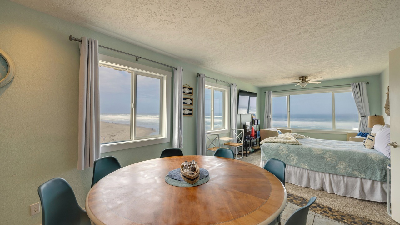 Photo of Bedroom in Lincoln City