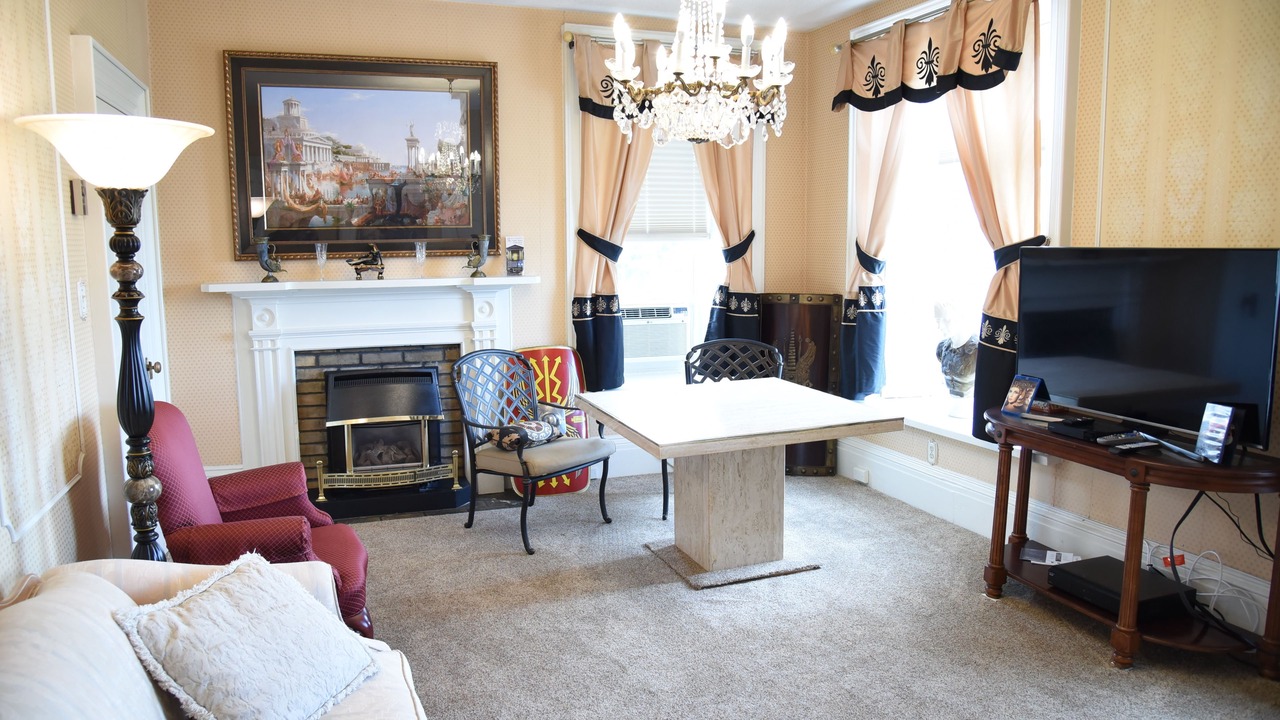 Photo of Livingroom in Brockville
