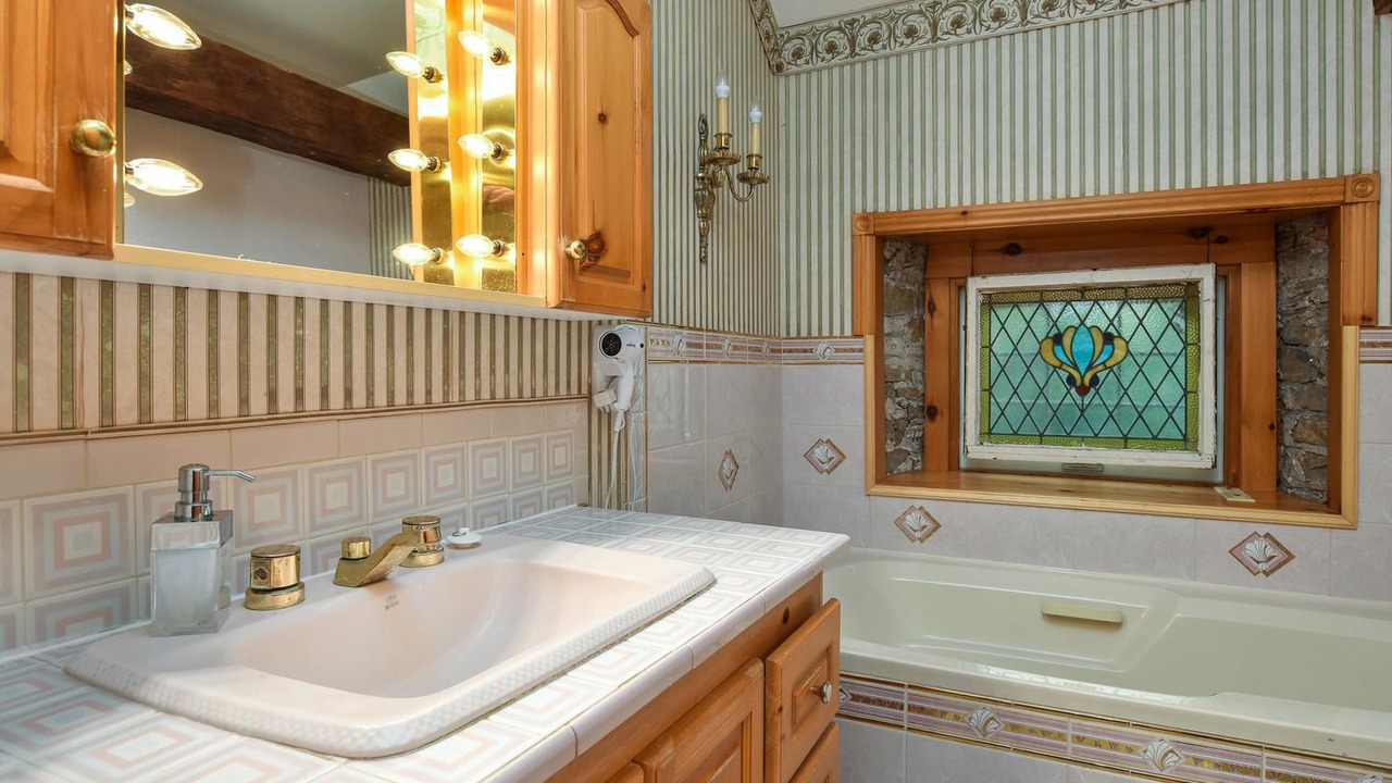 Photo of Bathroom in Brockville